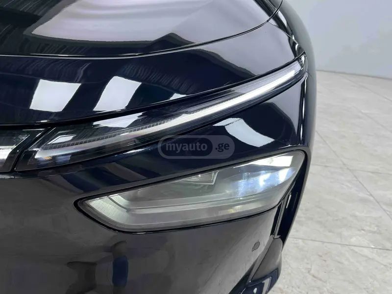 XPeng P7 2024 — миниатюра 6