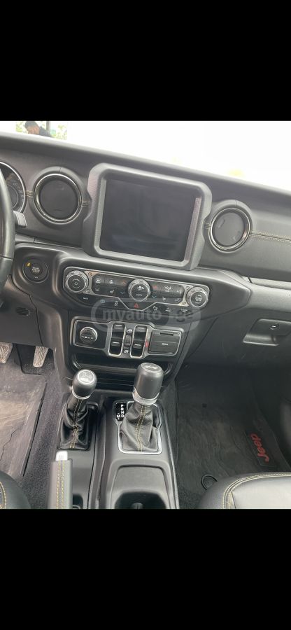 Jeep Wrangler - фото 8