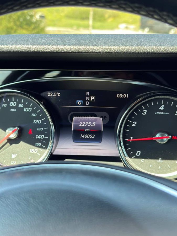 Mercedes-Benz E 300 - фото 7