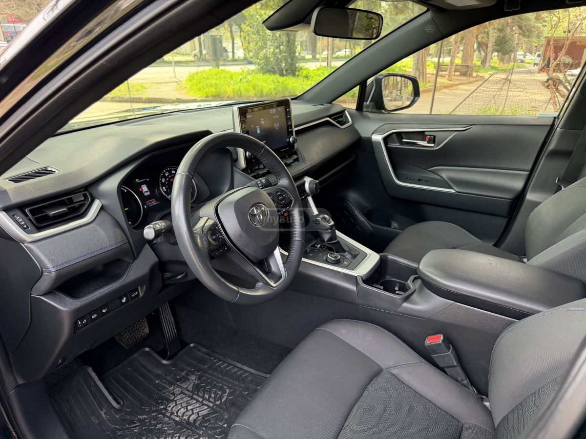Toyota Rav 4 - фото 8