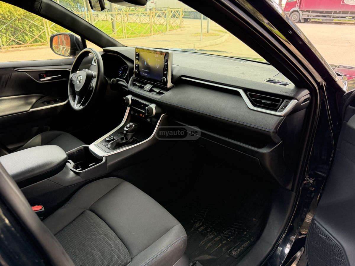 Toyota Rav 4 - фото 9