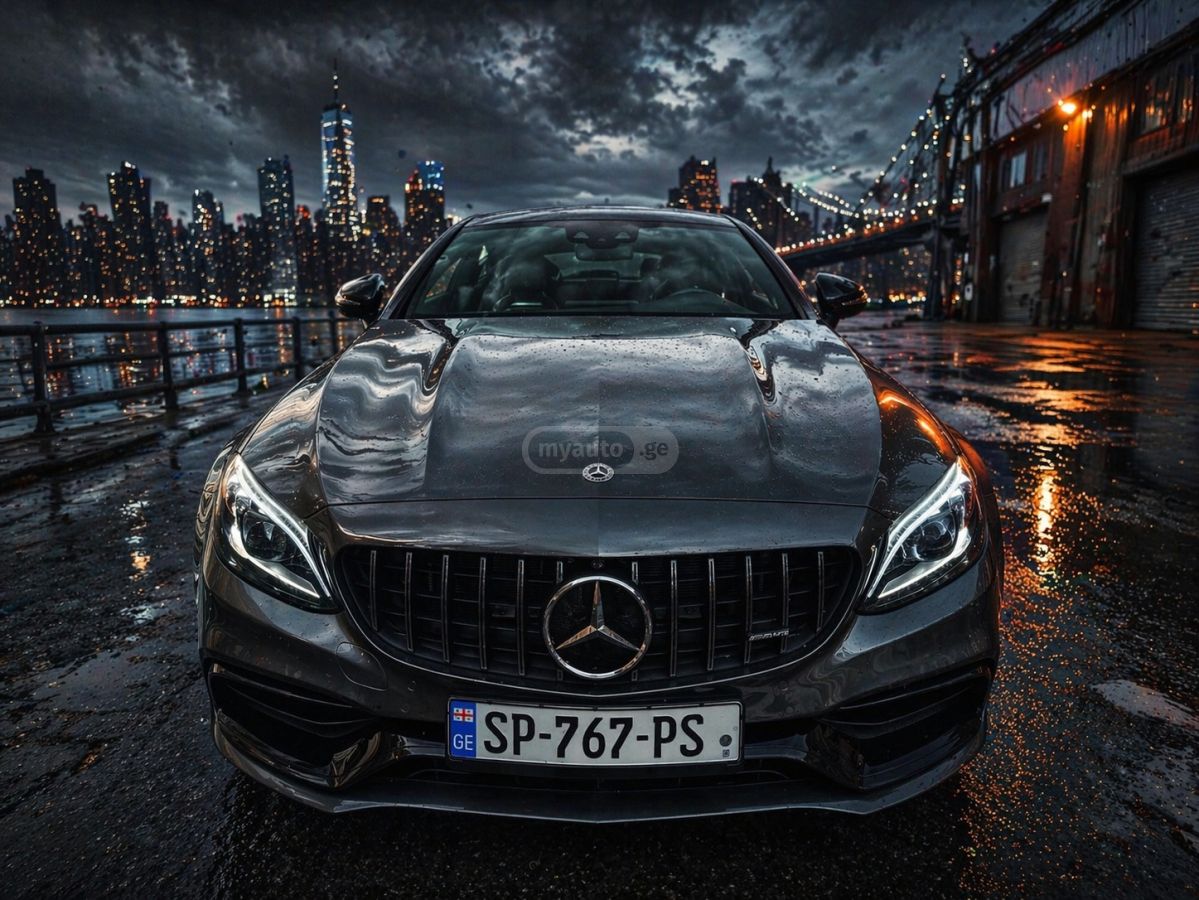 Mercedes-Benz C 63 AMG - фото 1