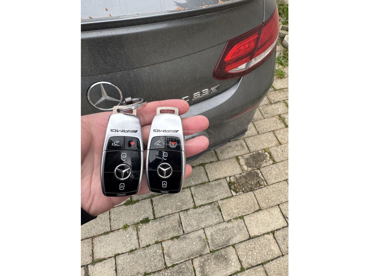 Mercedes-Benz C 63 AMG - фото 12