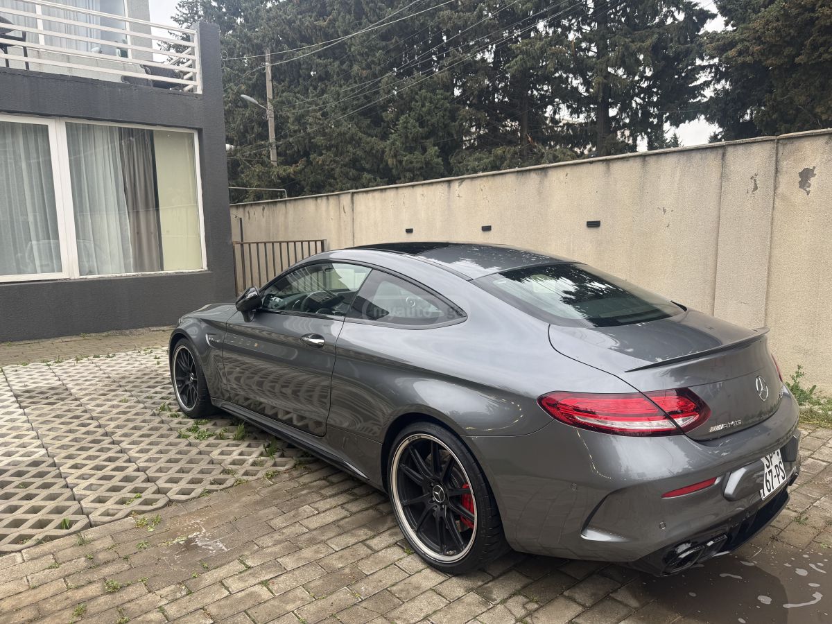 Mercedes-Benz C 63 AMG - фото 6