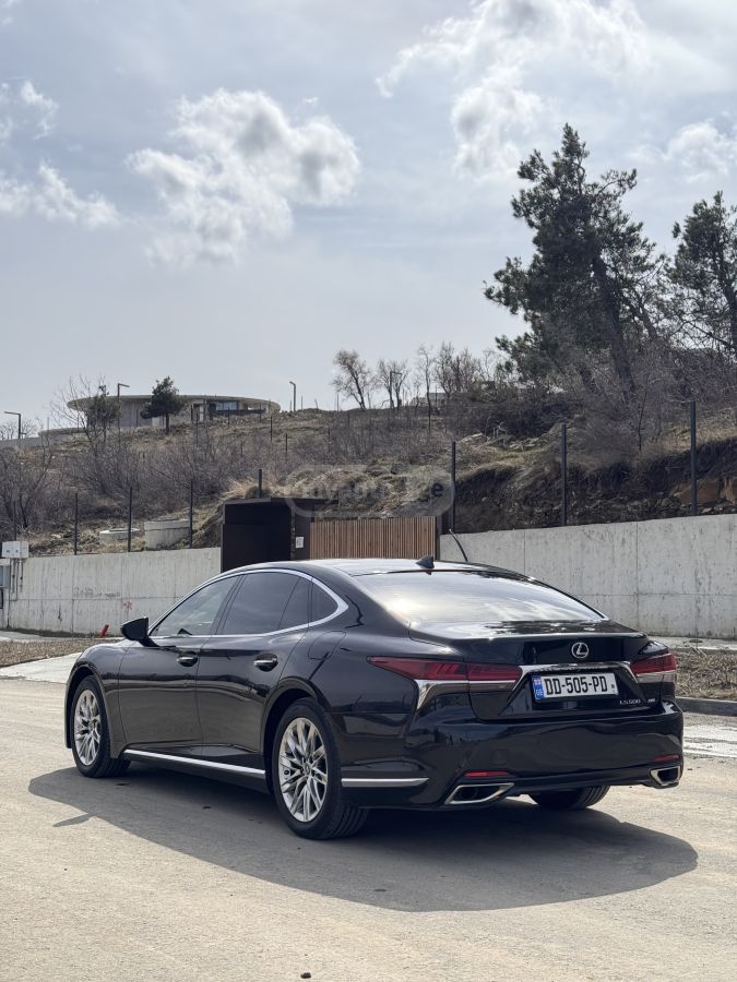 Lexus LS 500 - фото 3