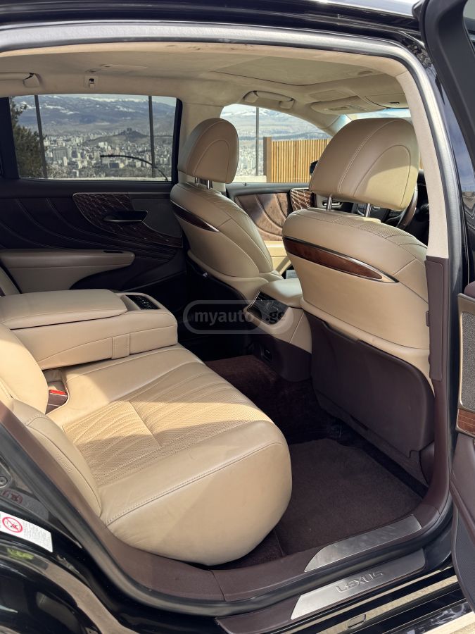 Lexus LS 500 - фото 7