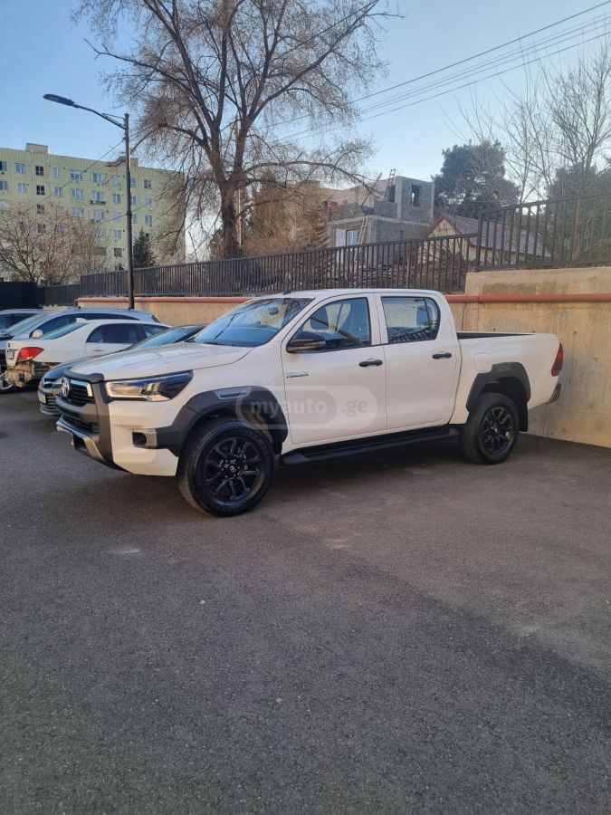 Toyota Hilux - фото 3