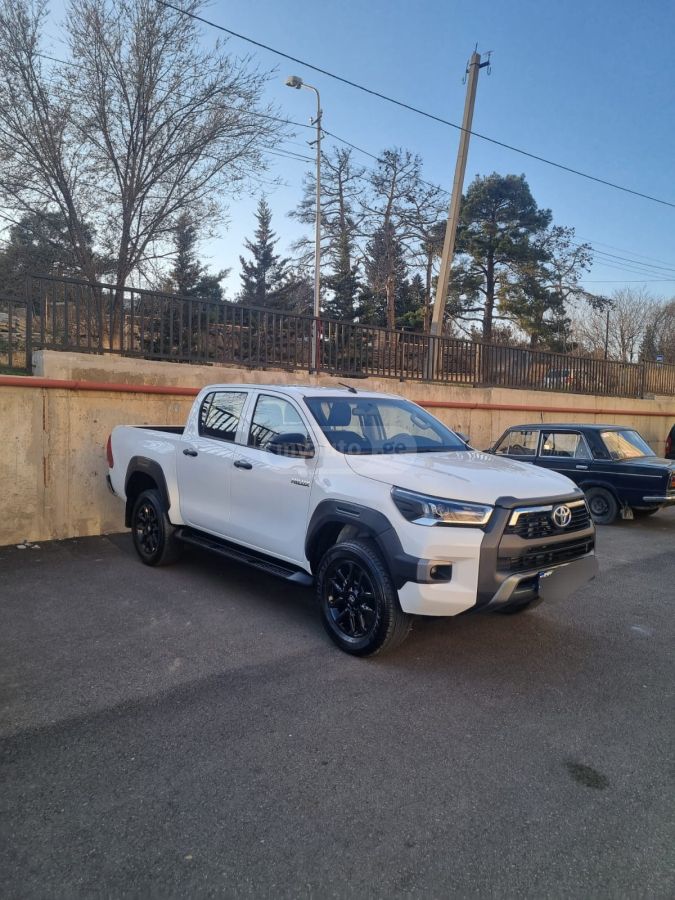 Toyota Hilux - фото 4