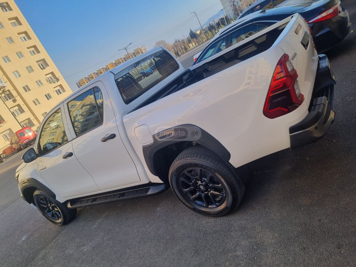 Toyota Hilux - фото 5