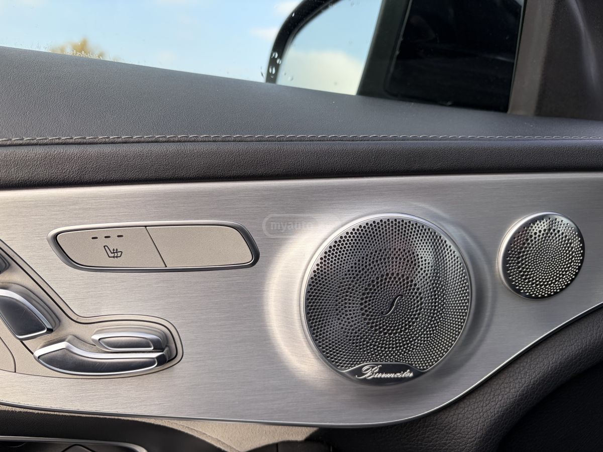 Mercedes-Benz C 63 AMG - фото 10