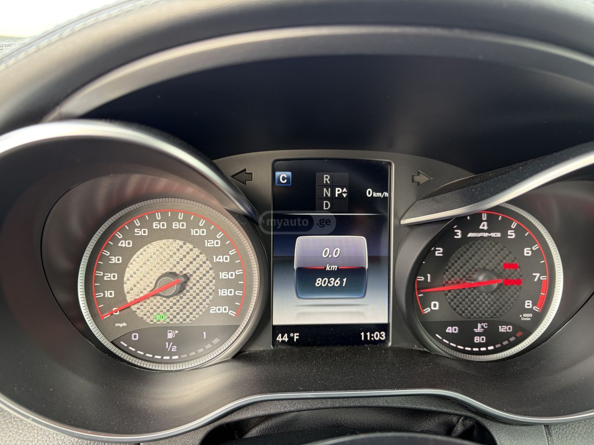 Mercedes-Benz C 63 AMG - фото 11