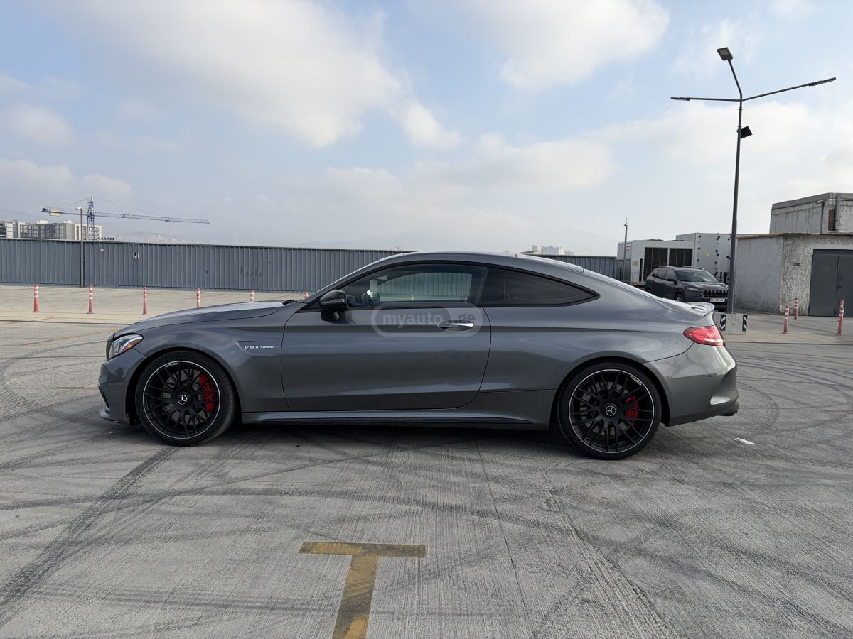 Mercedes-Benz C 63 AMG - фото 4