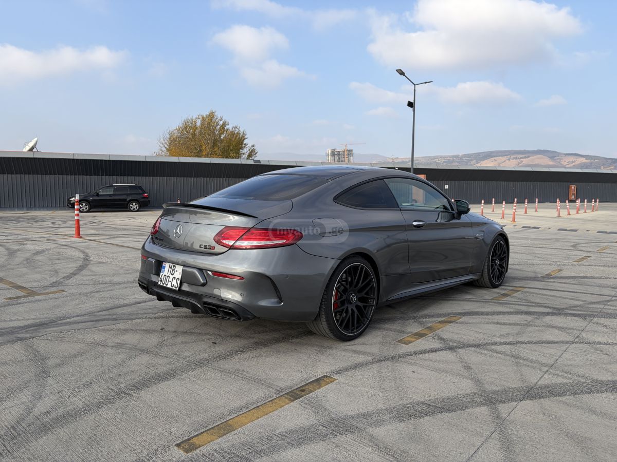 Mercedes-Benz C 63 AMG - фото 6