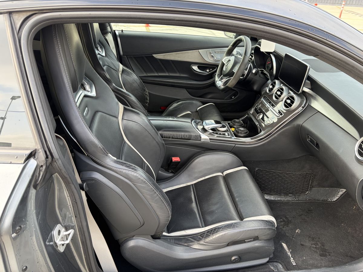 Mercedes-Benz C 63 AMG - фото 9