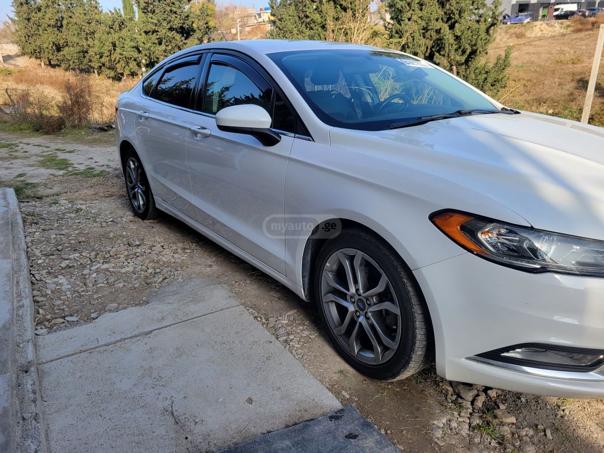 Ford Fusion - фото 1