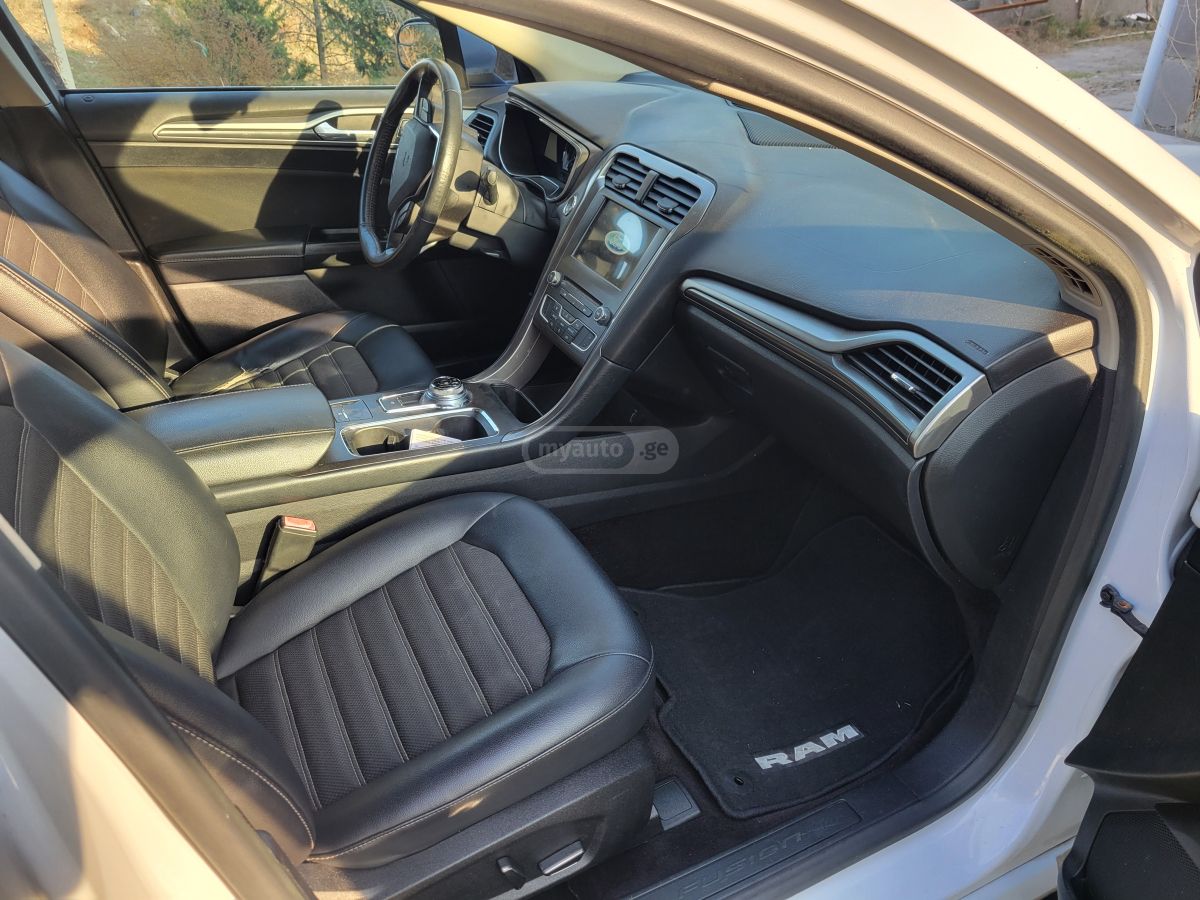 Ford Fusion - фото 10