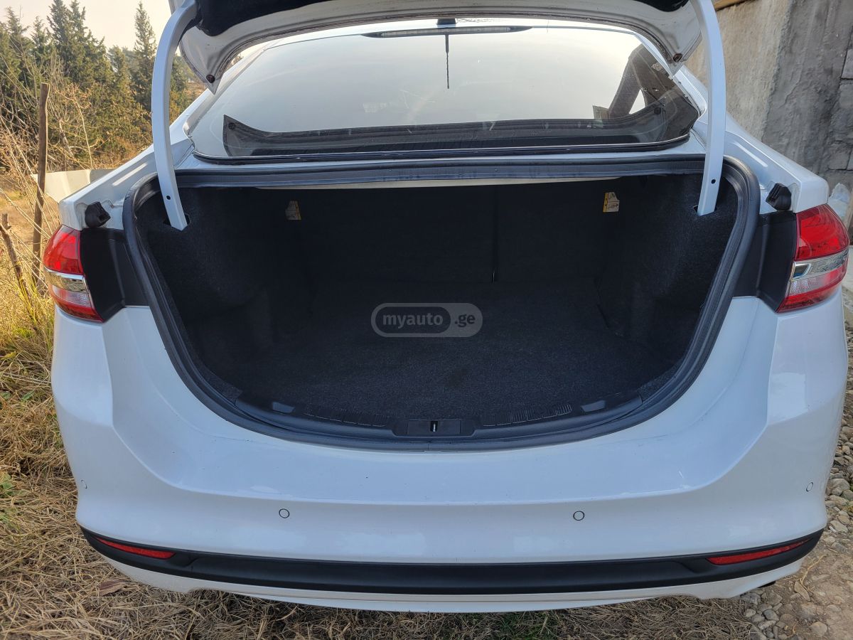 Ford Fusion - фото 15