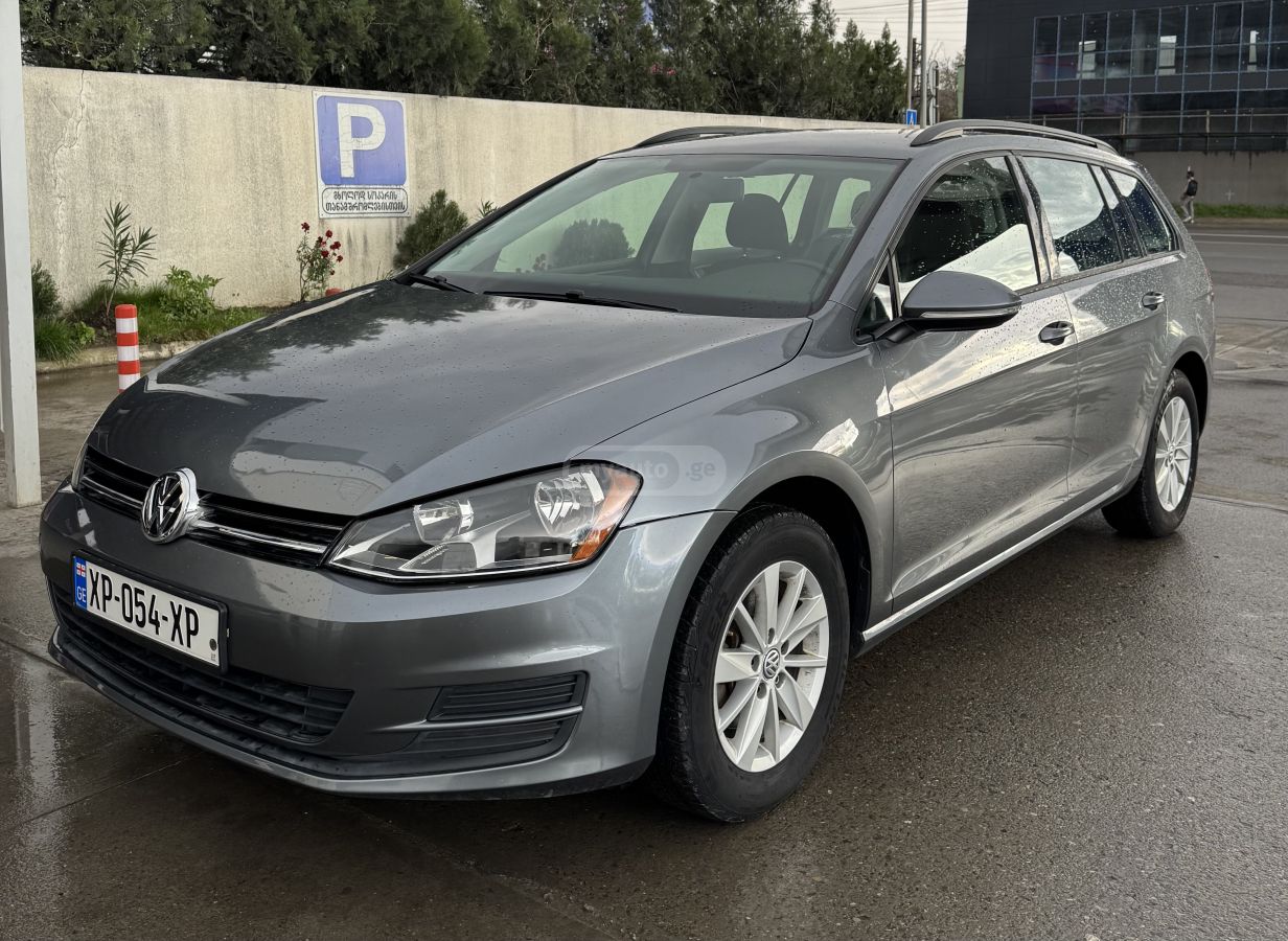 Volkswagen Golf - фото 1