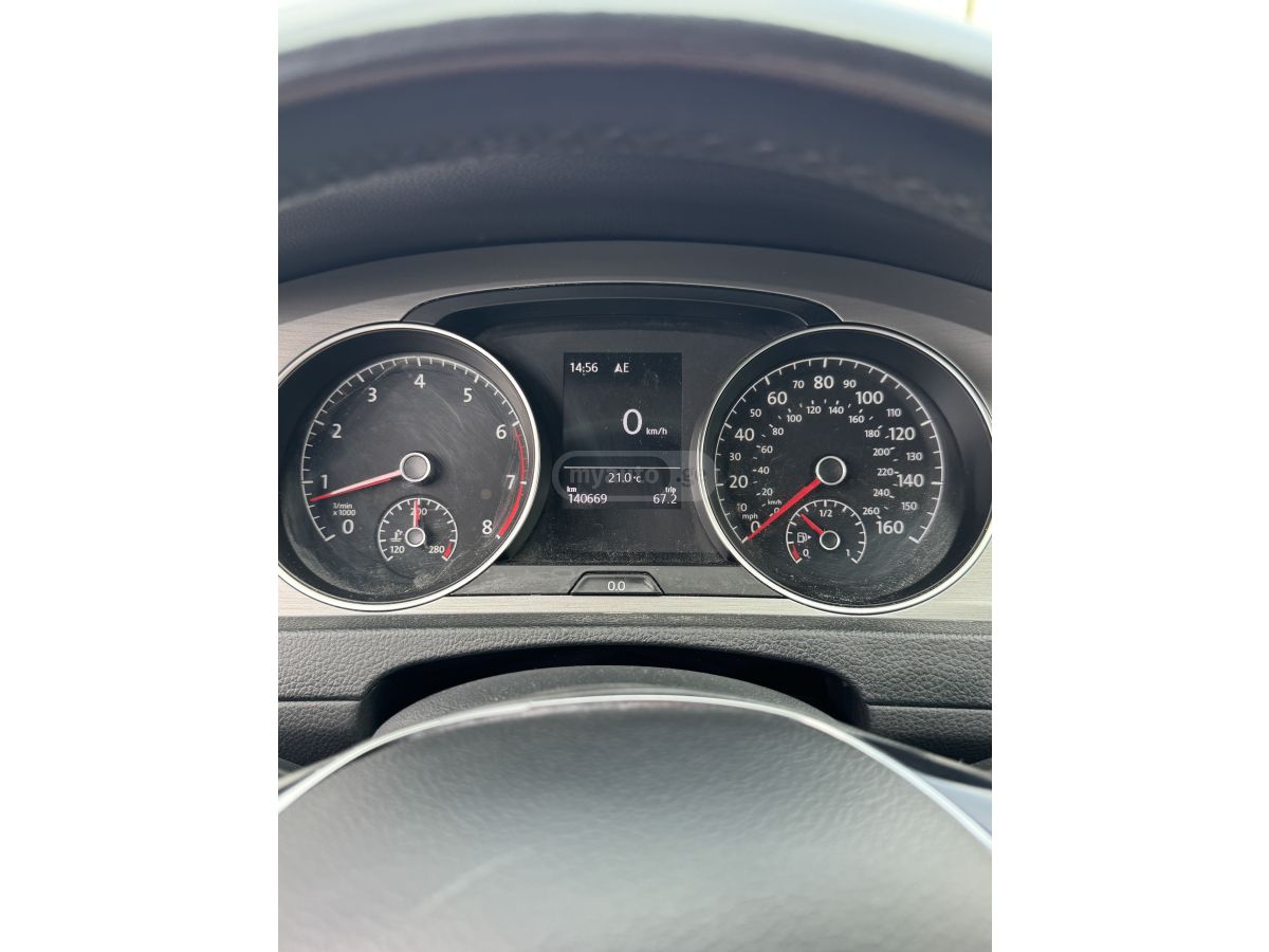 Volkswagen Golf - фото 10