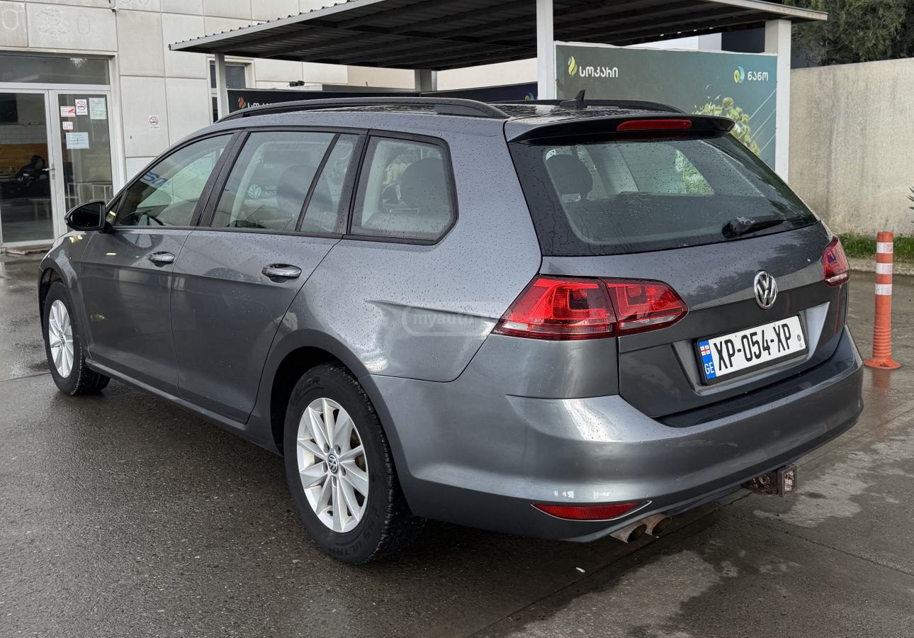 Volkswagen Golf - фото 4