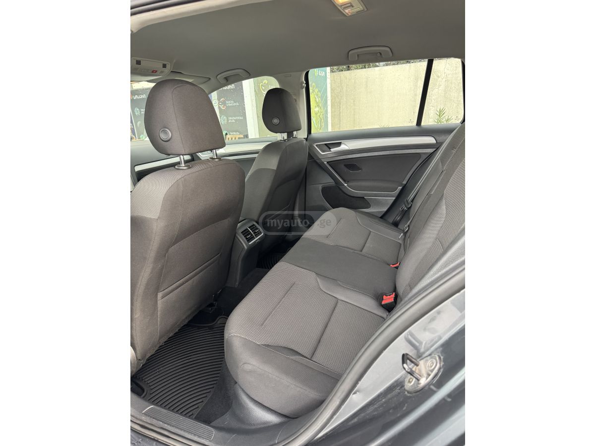 Volkswagen Golf - фото 9