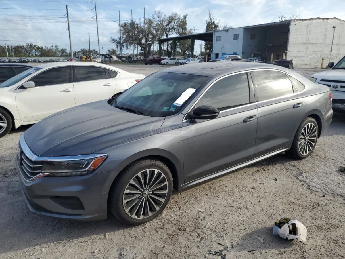 Volkswagen Passat 2022 — миниатюра 1