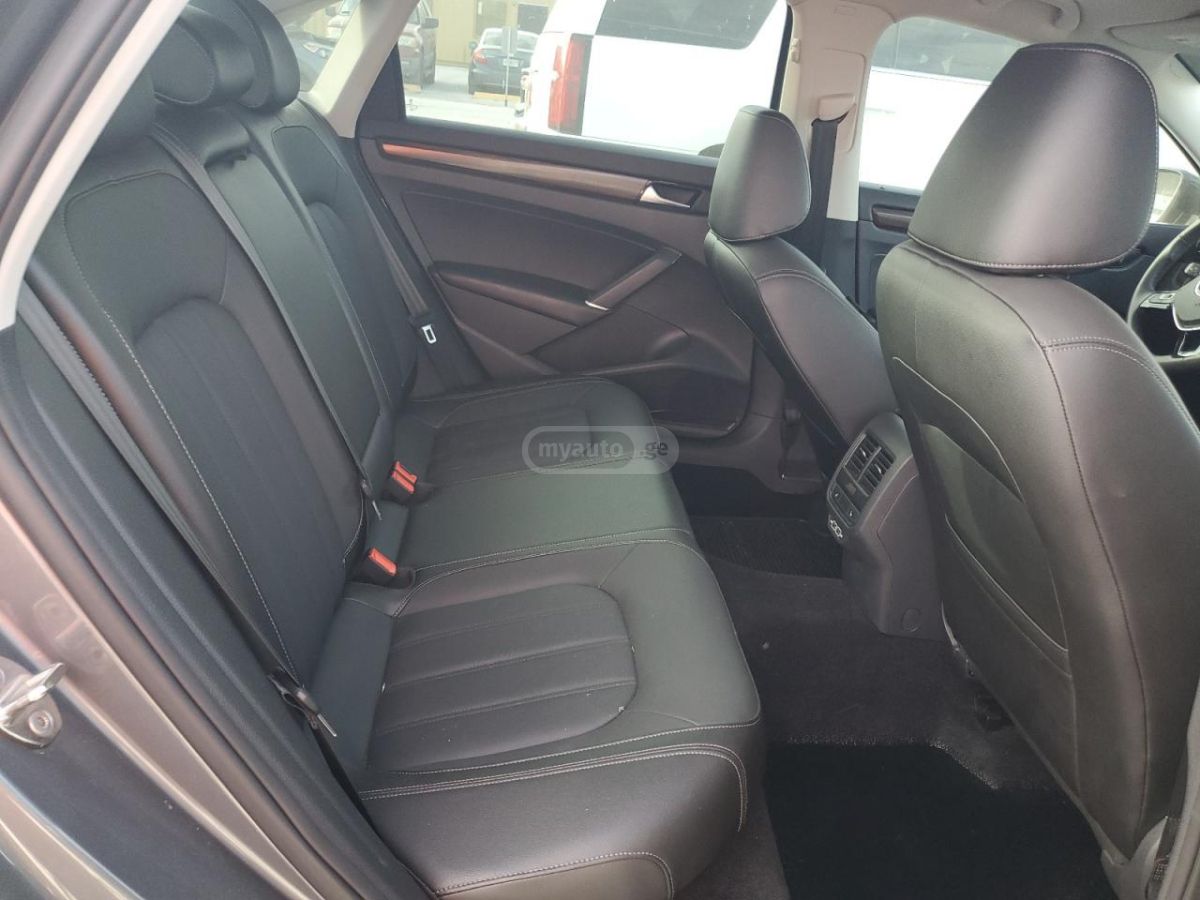 Volkswagen Passat 2022 — миниатюра 9