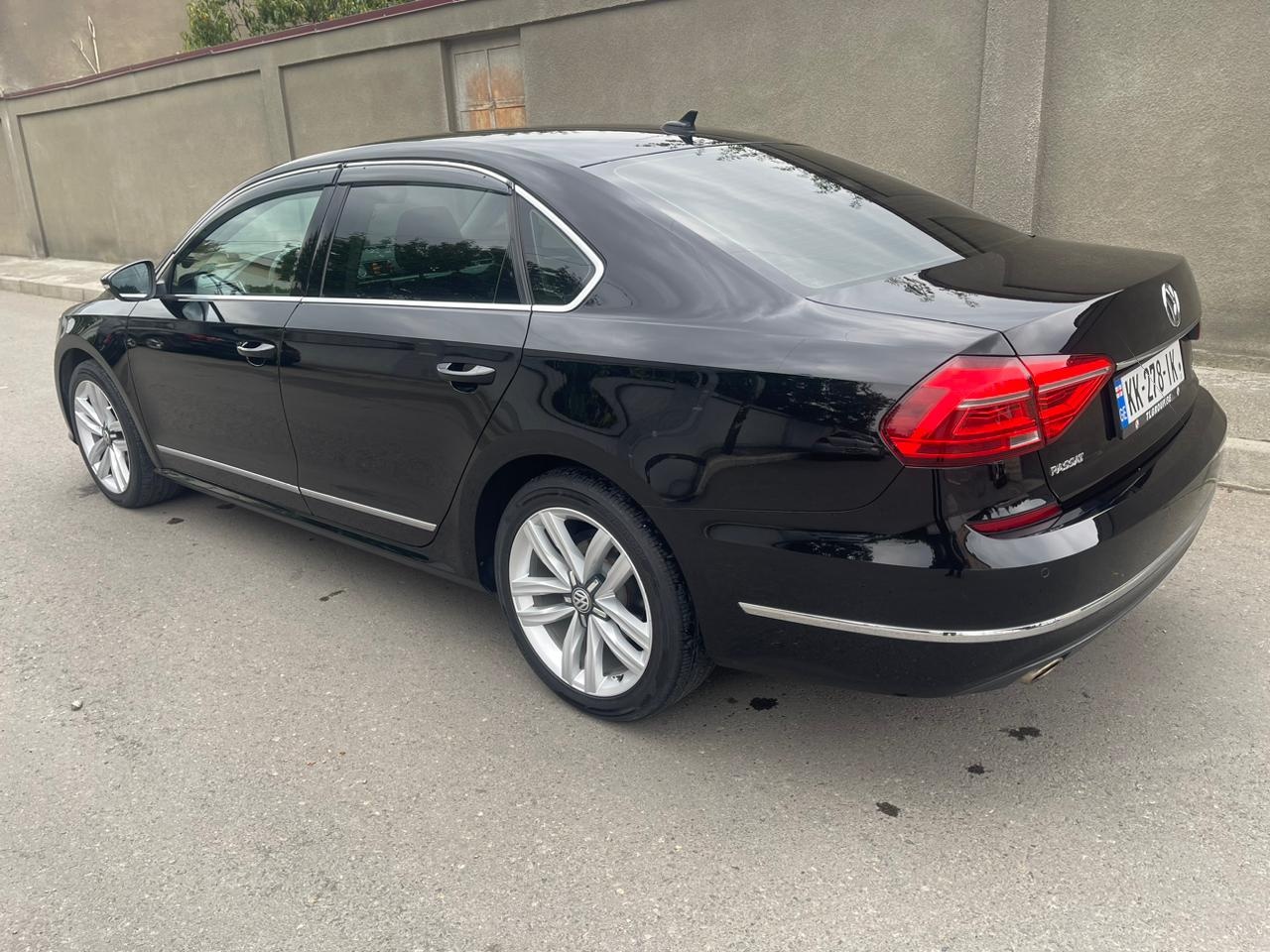Volkswagen Passat - фото 11