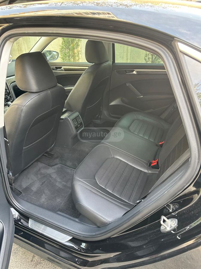 Volkswagen Passat - фото 7