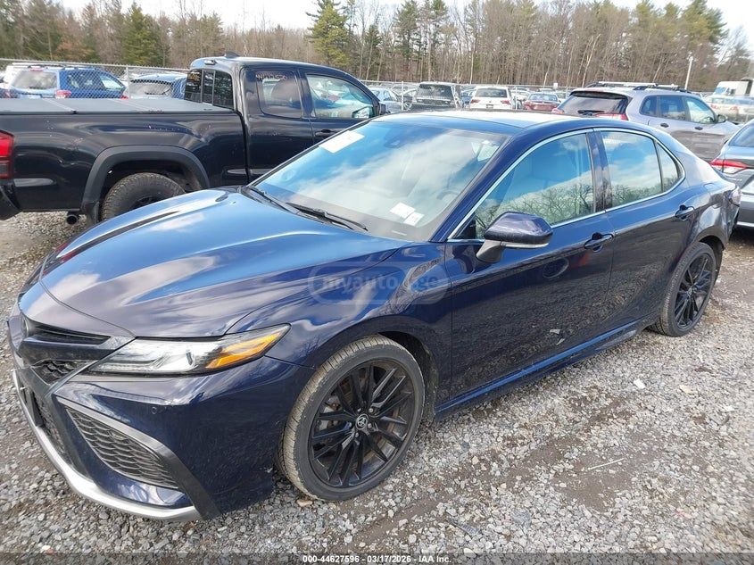 Toyota LE 4dr Front-Wheel Drive Sedan — миниатюра 2