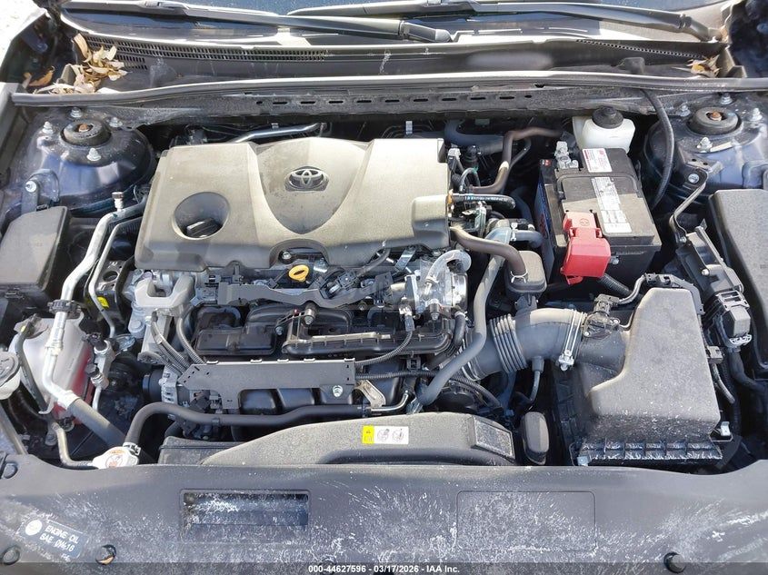 Toyota LE 4dr Front-Wheel Drive Sedan — миниатюра 9