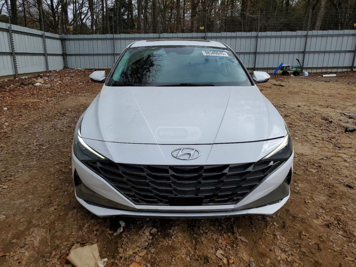 Hyundai Elantra - фото 5