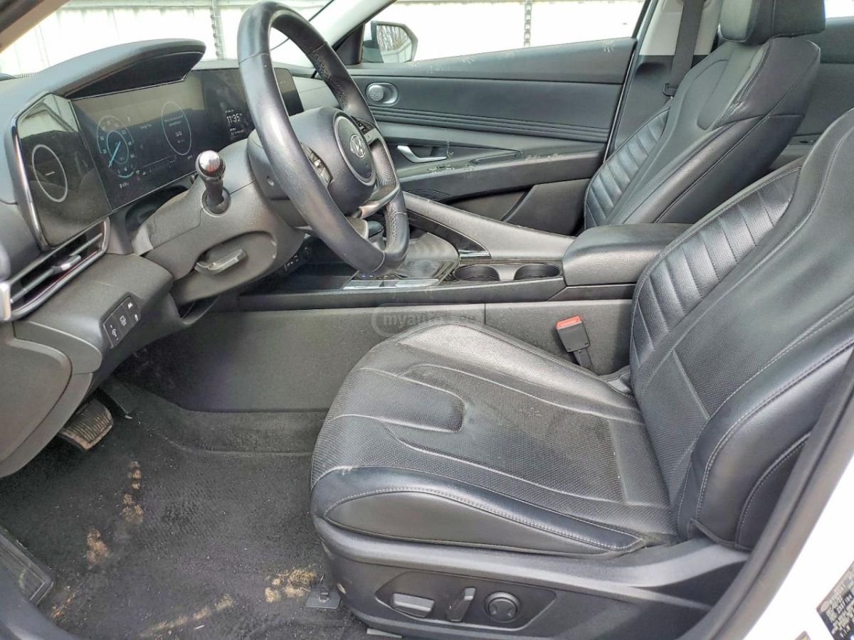 Hyundai Elantra - фото 7