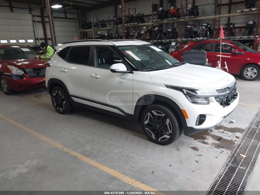 Kia Seltos - фото 1