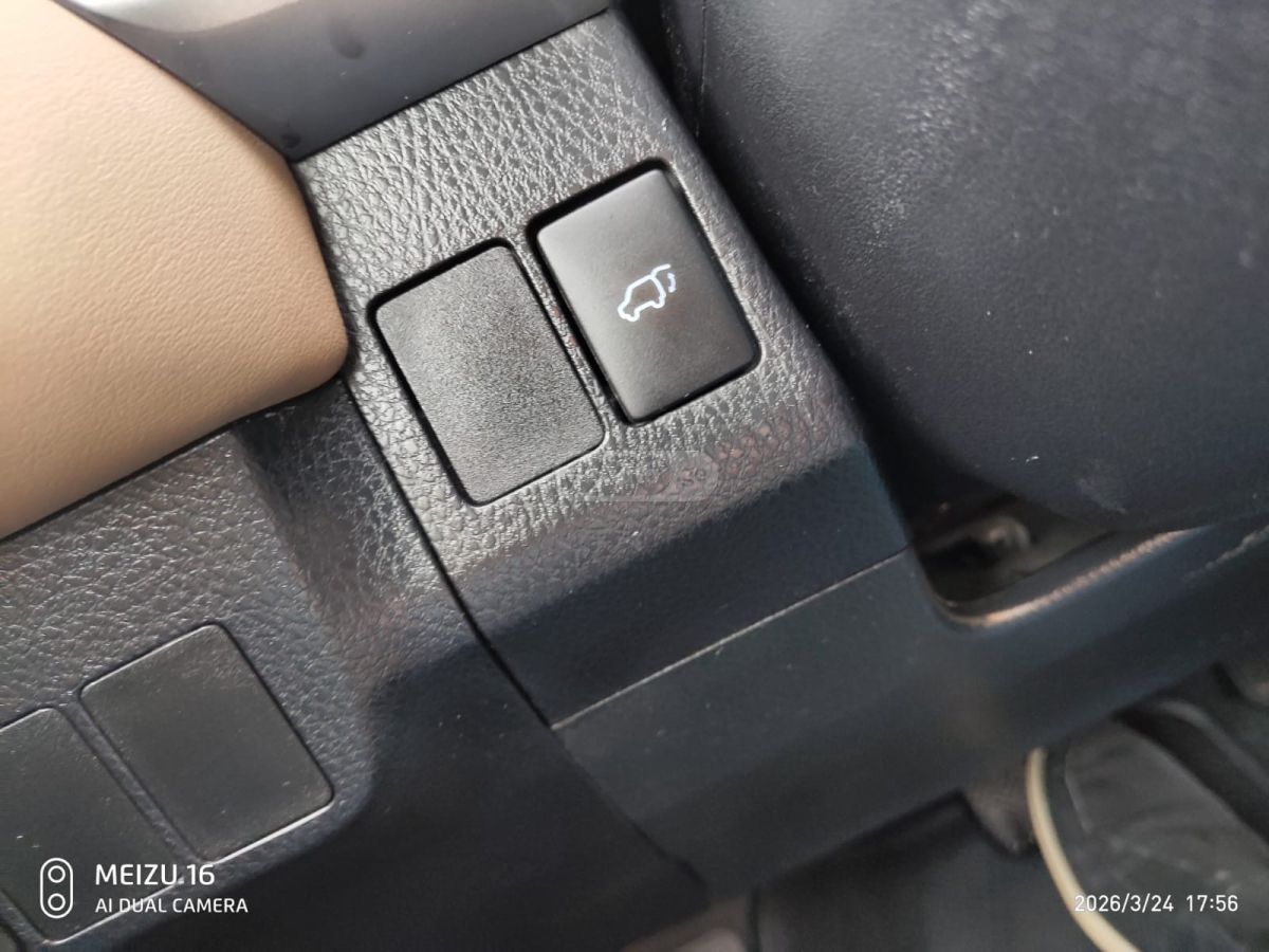 Toyota RAV 4 - фото 13