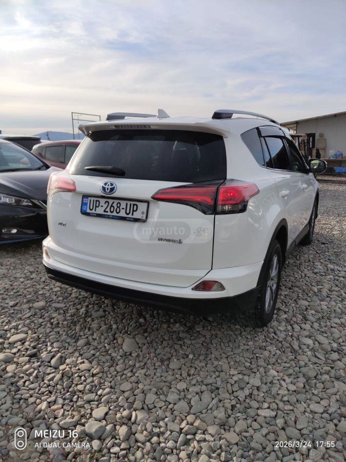 Toyota RAV 4 - фото 4