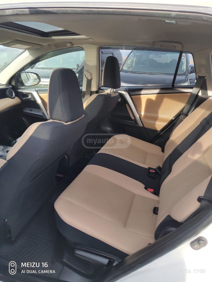 Toyota RAV 4 - фото 6