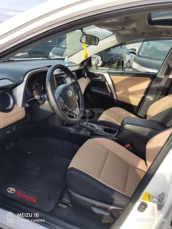 Toyota RAV 4 - фото 7