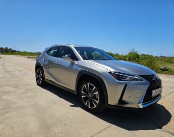 LexusUX 250 h