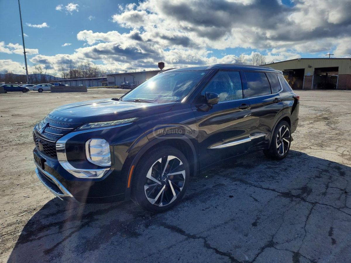 Mitsubishi Outlander - фото 1