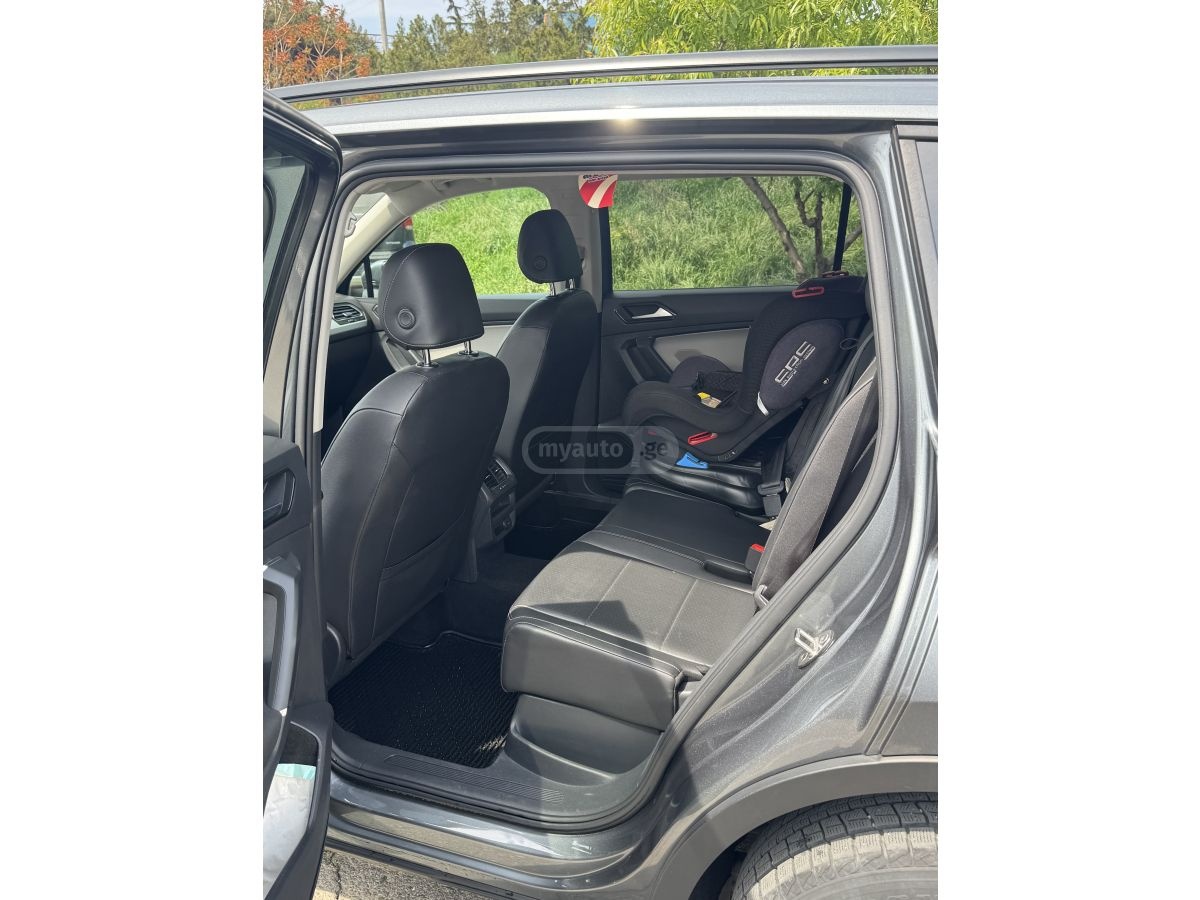 Volkswagen Tiguan - фото 12