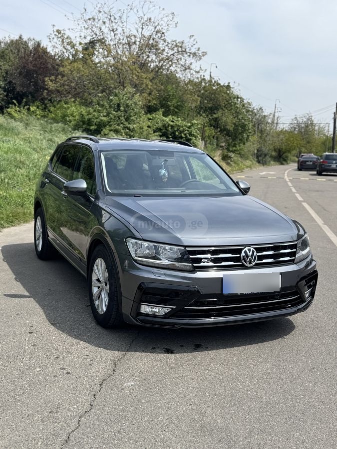 Volkswagen Tiguan - фото 3