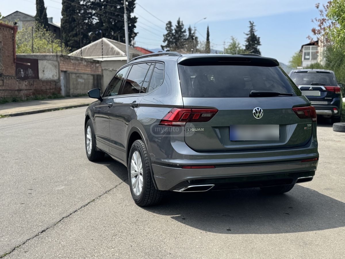 Volkswagen Tiguan - фото 4
