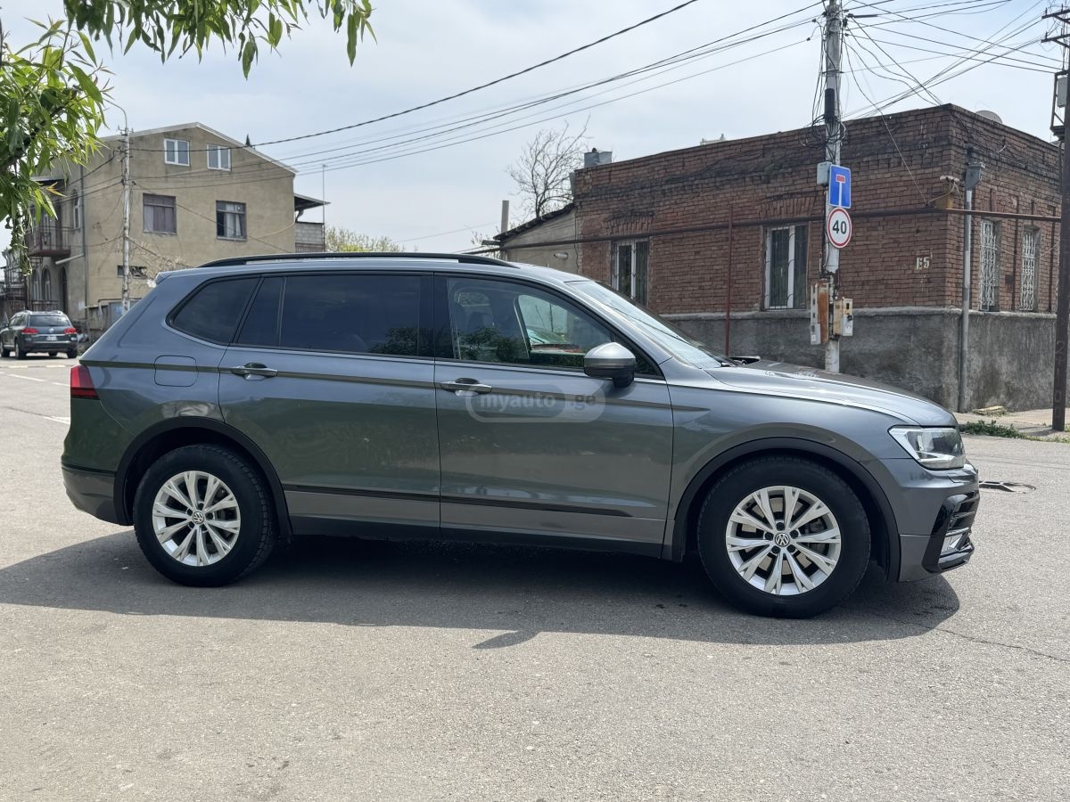 Volkswagen Tiguan - фото 5