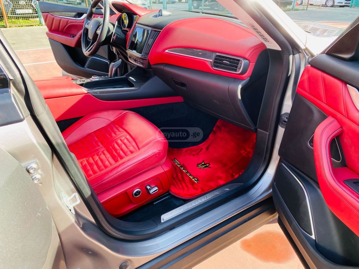 Maserati Levante - фото 13