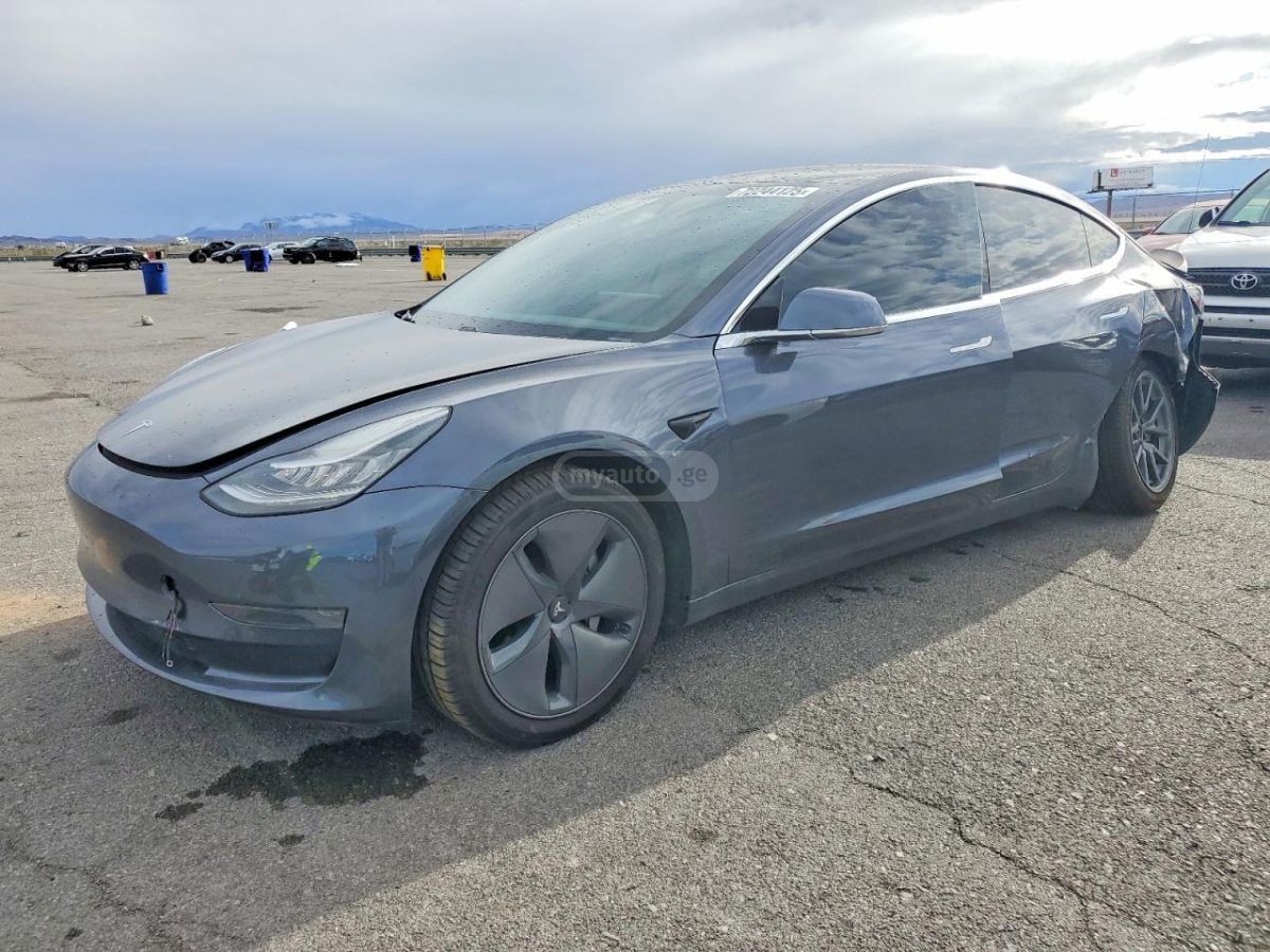 Tesla Model 3 - фото 2