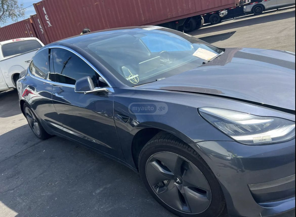 Tesla Model 3 - фото 7