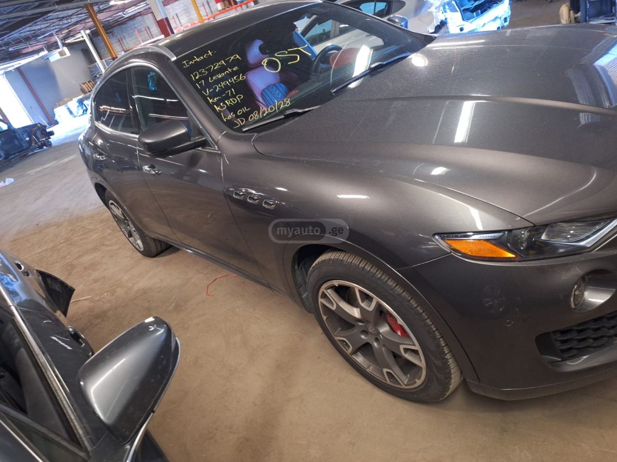 Maserati Levante - фото 4