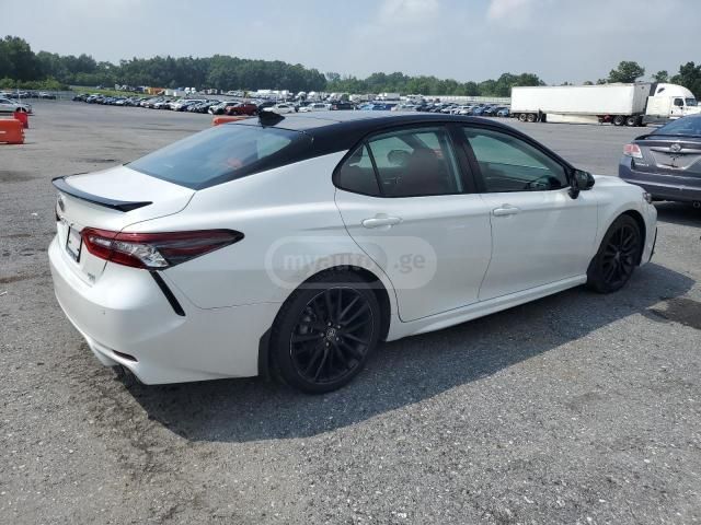 Toyota Camry - фото 3