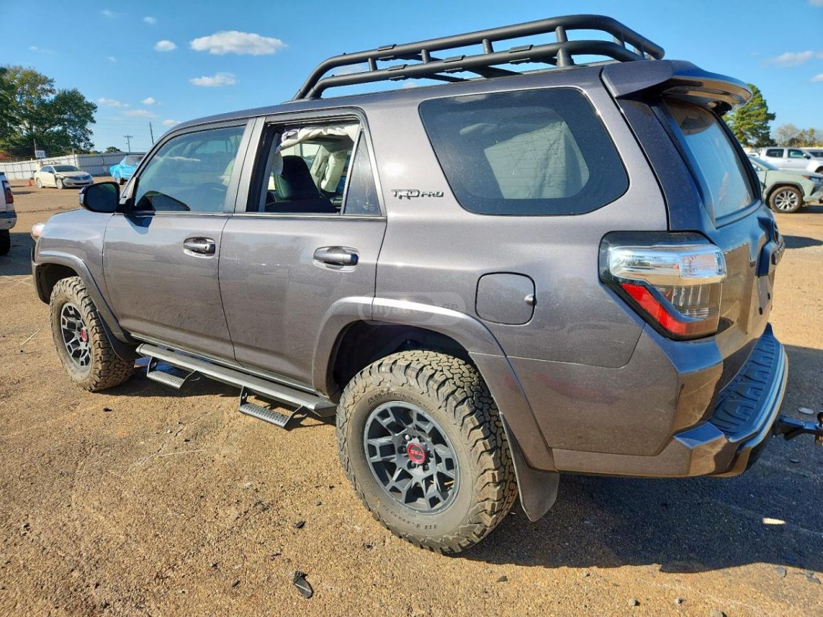 Toyota 4 Runner - фото 2